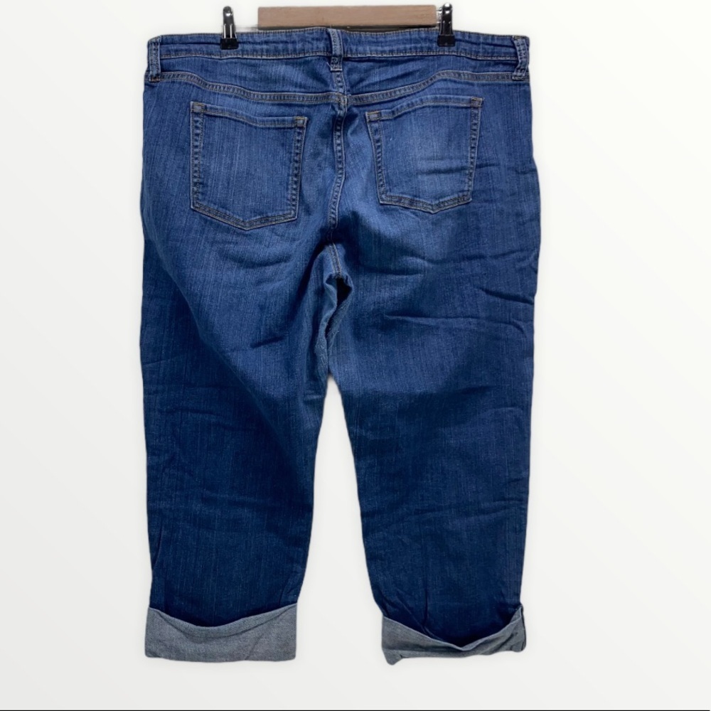 Gap Premium Straight Crop - Picture 2 of 8